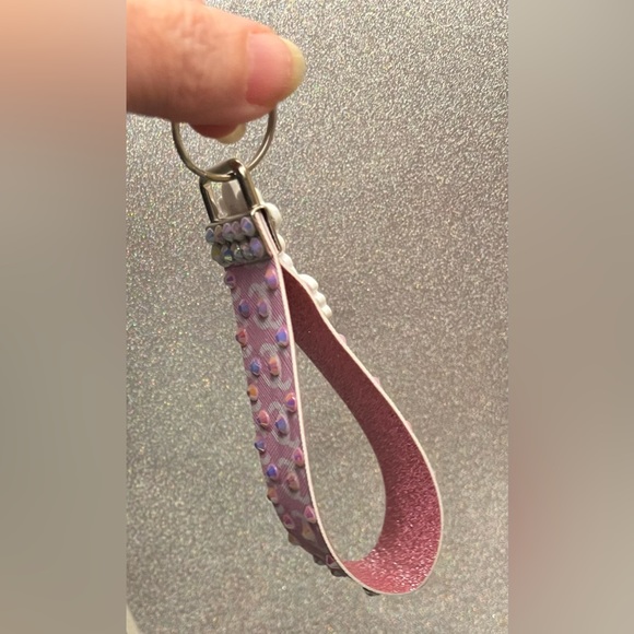 Handmade Minnie Mouse Bedazzled Key Fob - Picture 4 of 5